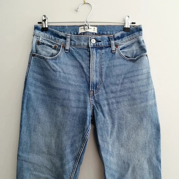 Abercrombie and Fitch The Mom High Rise Tapered Leg 90s 26" Ankle Jeans 2 or 26 - Picture 6 of 16